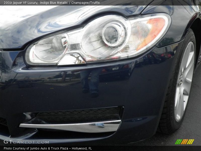 Indigo Blue Metallic / Champagne/Truffle 2009 Jaguar XF Luxury