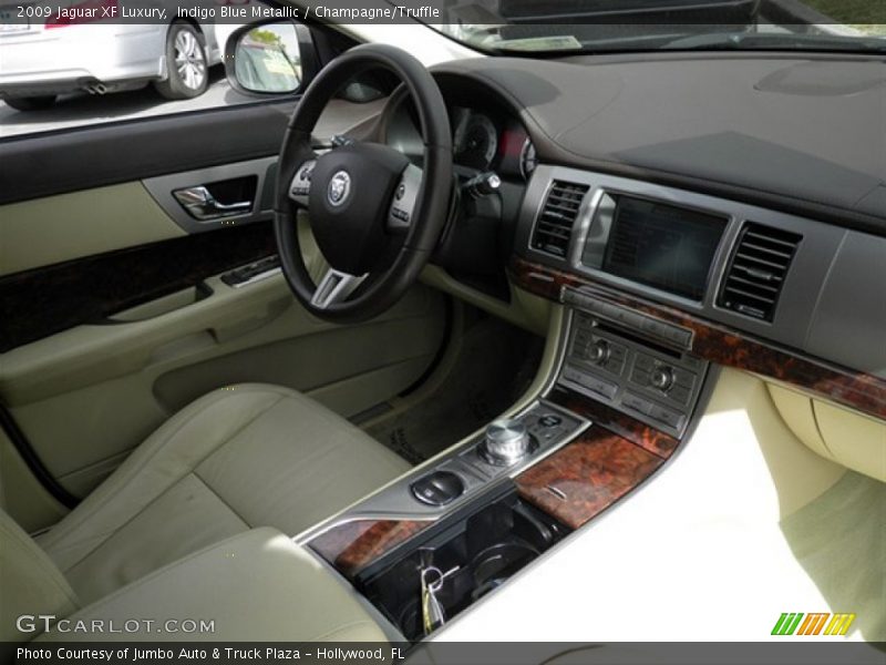 Indigo Blue Metallic / Champagne/Truffle 2009 Jaguar XF Luxury