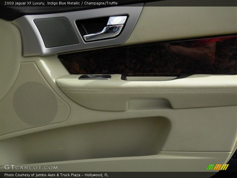 Indigo Blue Metallic / Champagne/Truffle 2009 Jaguar XF Luxury