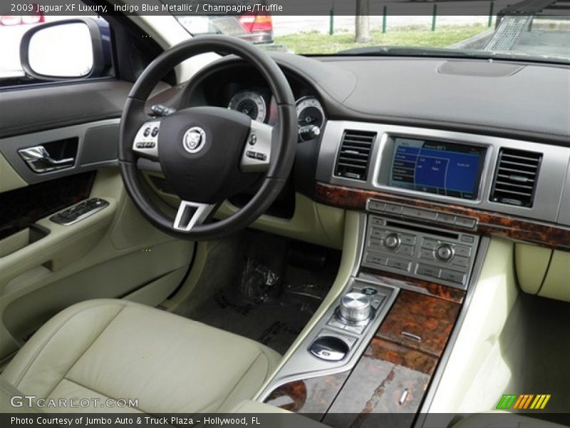 Indigo Blue Metallic / Champagne/Truffle 2009 Jaguar XF Luxury