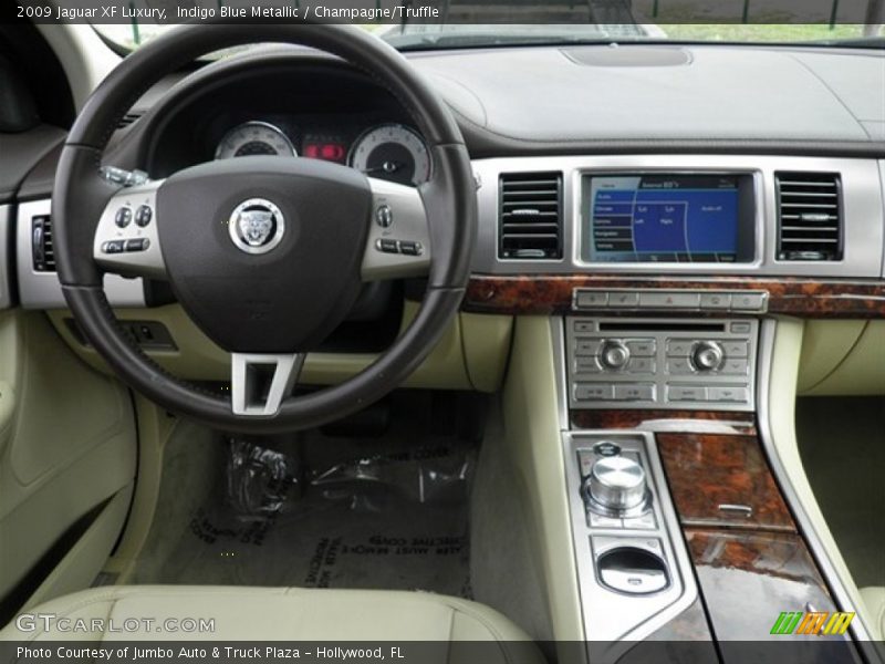 Indigo Blue Metallic / Champagne/Truffle 2009 Jaguar XF Luxury