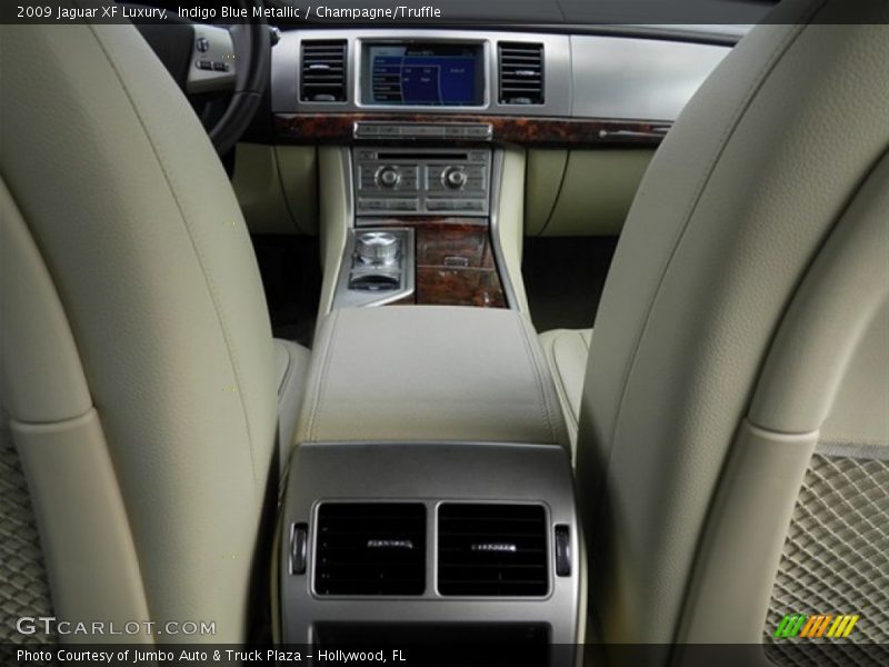 Indigo Blue Metallic / Champagne/Truffle 2009 Jaguar XF Luxury