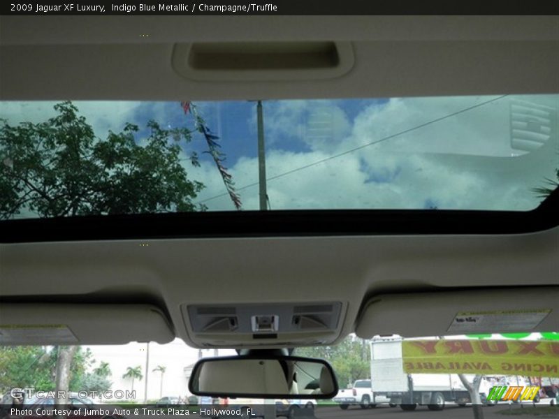 Indigo Blue Metallic / Champagne/Truffle 2009 Jaguar XF Luxury