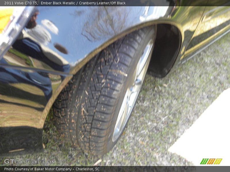 Ember Black Metallic / Cranberry Leather/Off Black 2011 Volvo C70 T5