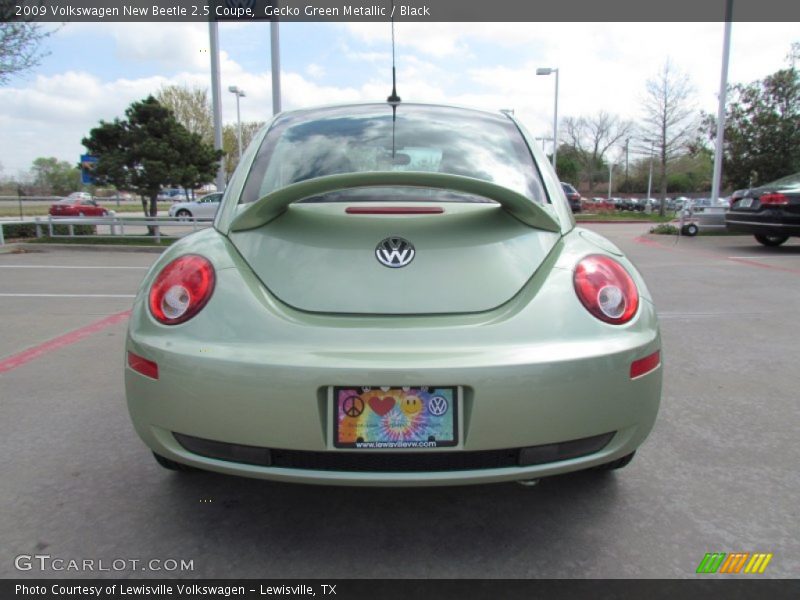 Gecko Green Metallic / Black 2009 Volkswagen New Beetle 2.5 Coupe