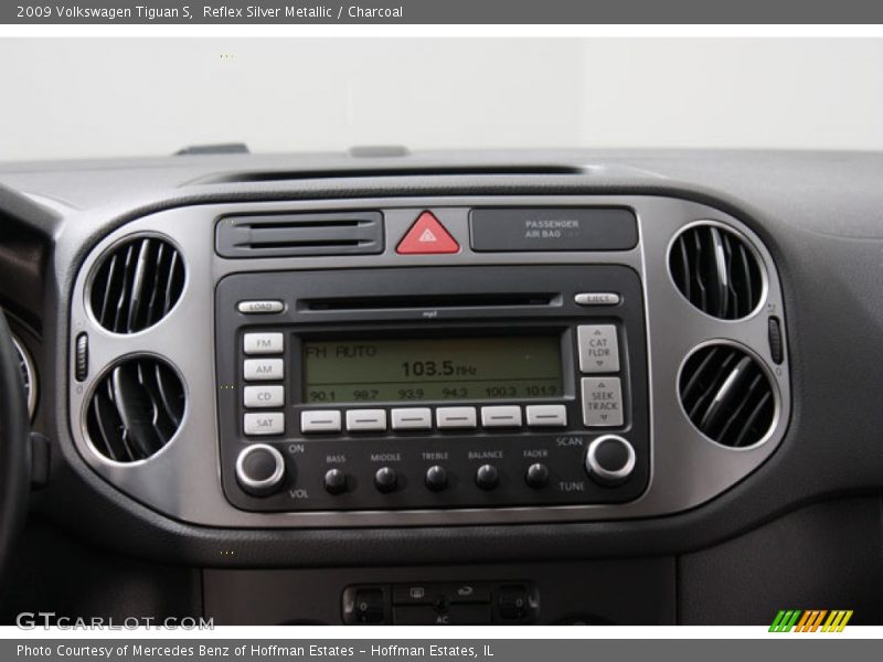 Reflex Silver Metallic / Charcoal 2009 Volkswagen Tiguan S