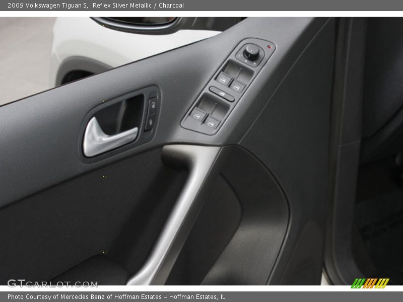 Reflex Silver Metallic / Charcoal 2009 Volkswagen Tiguan S