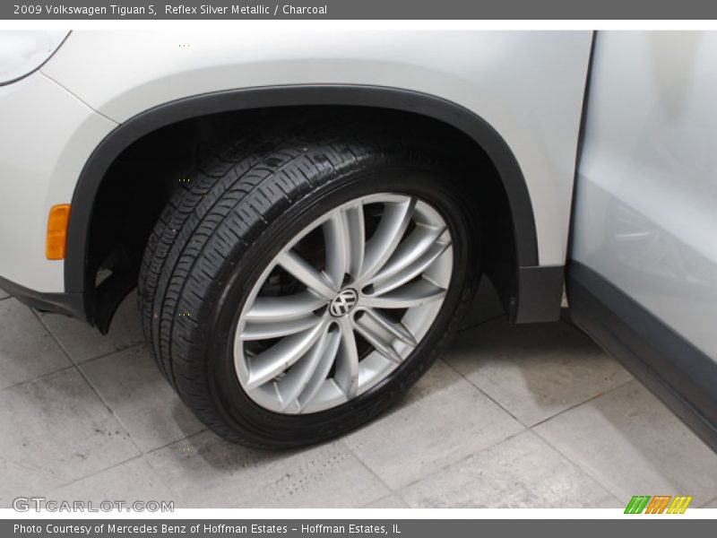 Reflex Silver Metallic / Charcoal 2009 Volkswagen Tiguan S