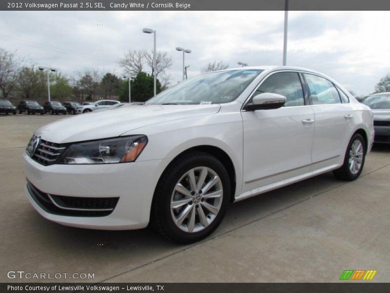 Candy White / Cornsilk Beige 2012 Volkswagen Passat 2.5L SEL