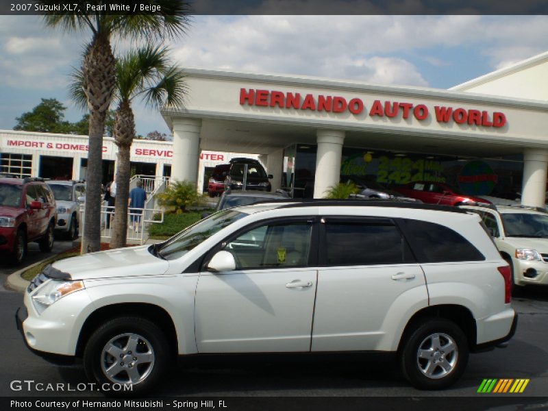 Pearl White / Beige 2007 Suzuki XL7