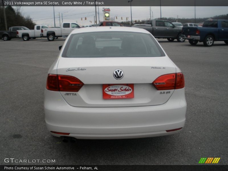 Candy White / Titan Black 2011 Volkswagen Jetta SE Sedan