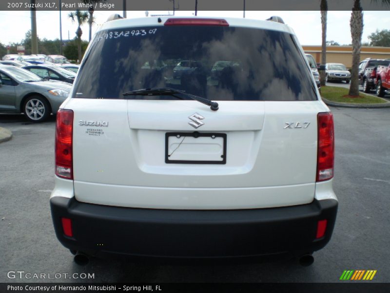 Pearl White / Beige 2007 Suzuki XL7