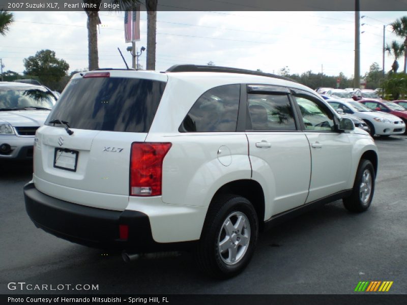 Pearl White / Beige 2007 Suzuki XL7