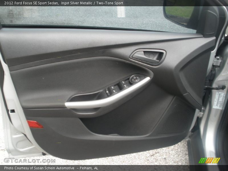 Ingot Silver Metallic / Two-Tone Sport 2012 Ford Focus SE Sport Sedan