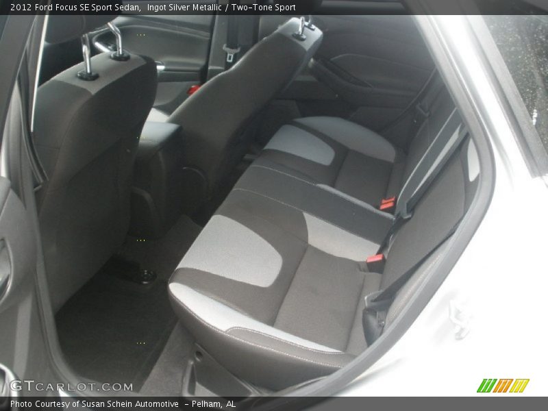Ingot Silver Metallic / Two-Tone Sport 2012 Ford Focus SE Sport Sedan