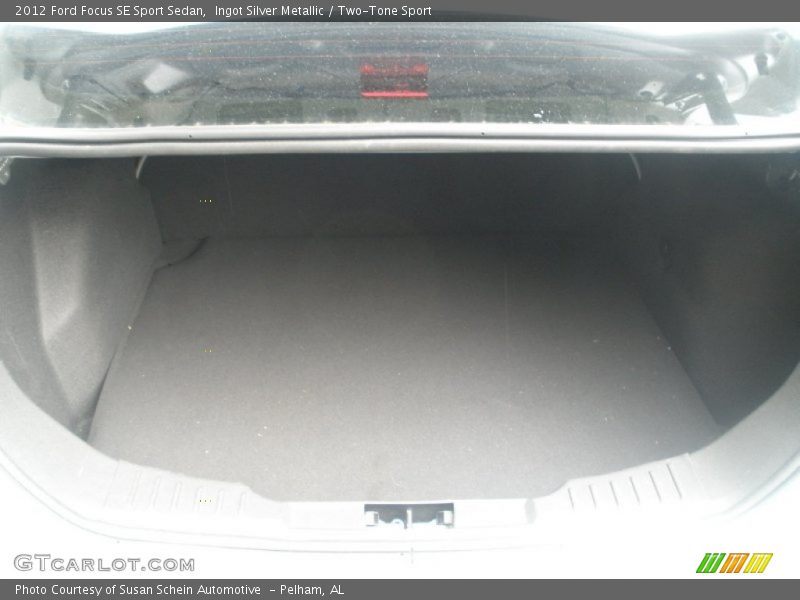 Ingot Silver Metallic / Two-Tone Sport 2012 Ford Focus SE Sport Sedan