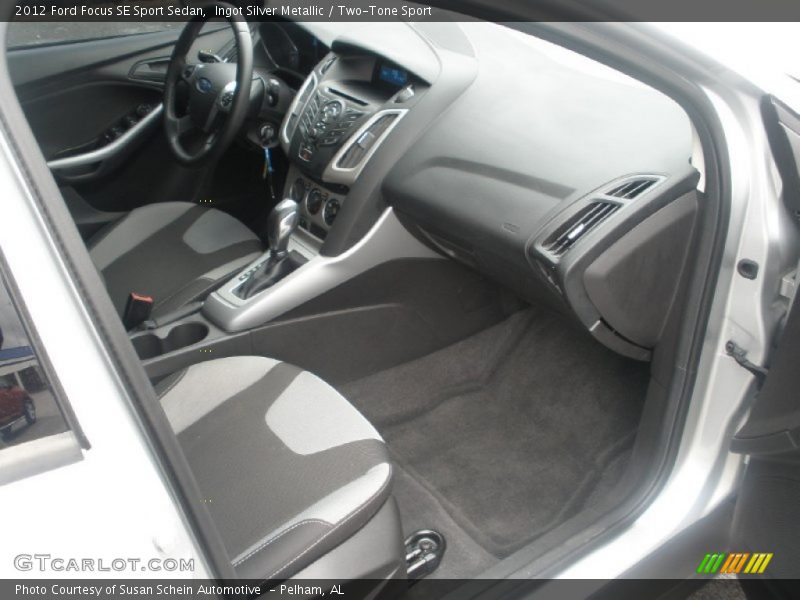 Ingot Silver Metallic / Two-Tone Sport 2012 Ford Focus SE Sport Sedan
