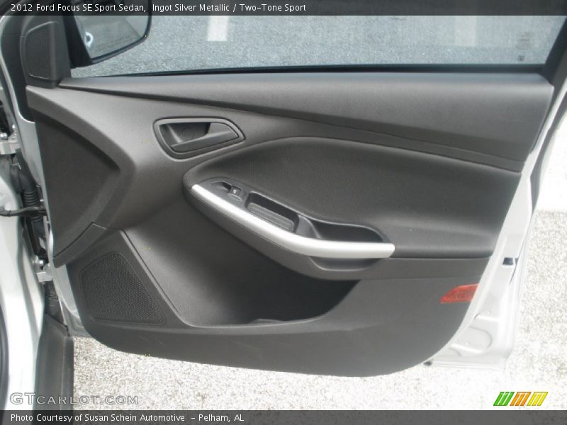 Ingot Silver Metallic / Two-Tone Sport 2012 Ford Focus SE Sport Sedan