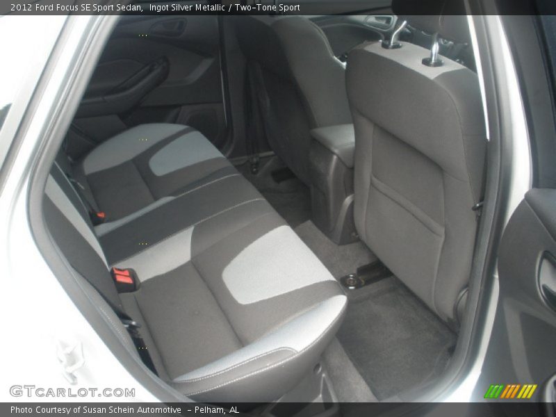 Ingot Silver Metallic / Two-Tone Sport 2012 Ford Focus SE Sport Sedan