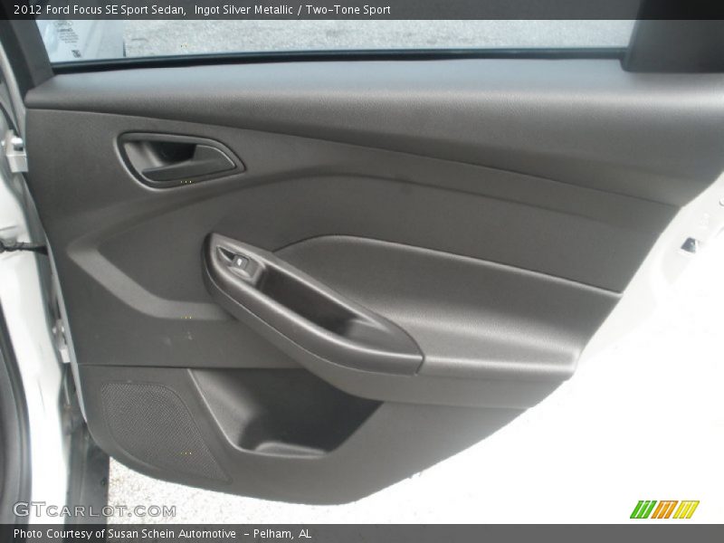 Ingot Silver Metallic / Two-Tone Sport 2012 Ford Focus SE Sport Sedan