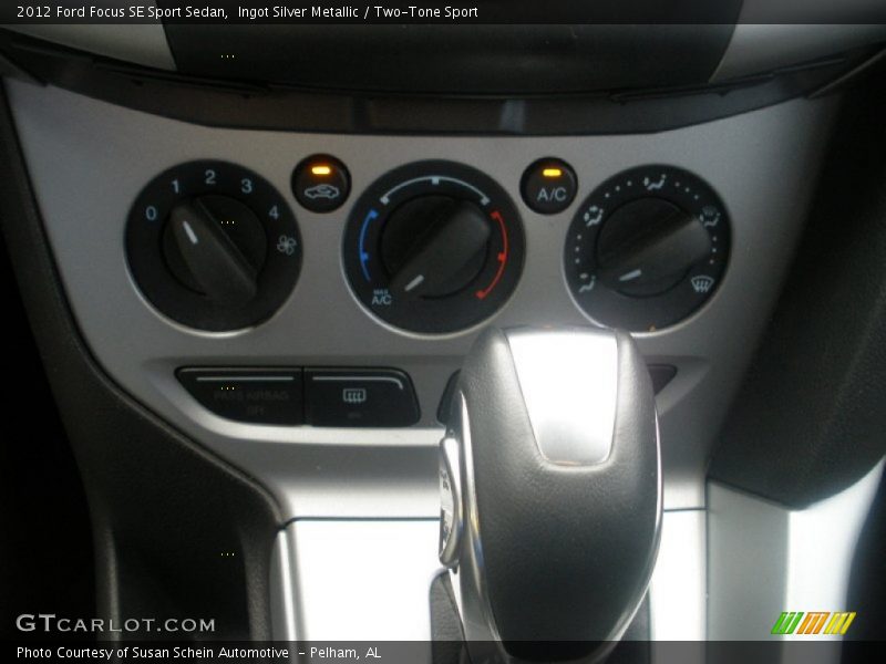 Ingot Silver Metallic / Two-Tone Sport 2012 Ford Focus SE Sport Sedan