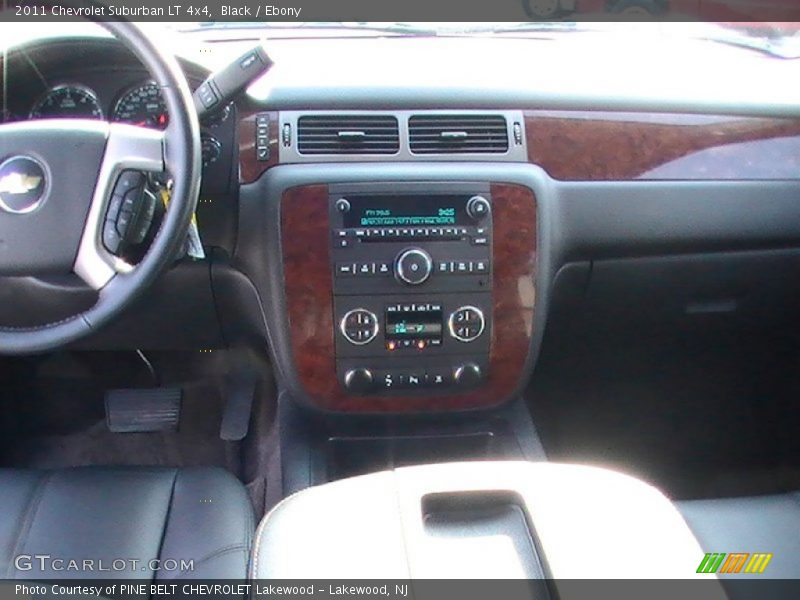 Black / Ebony 2011 Chevrolet Suburban LT 4x4