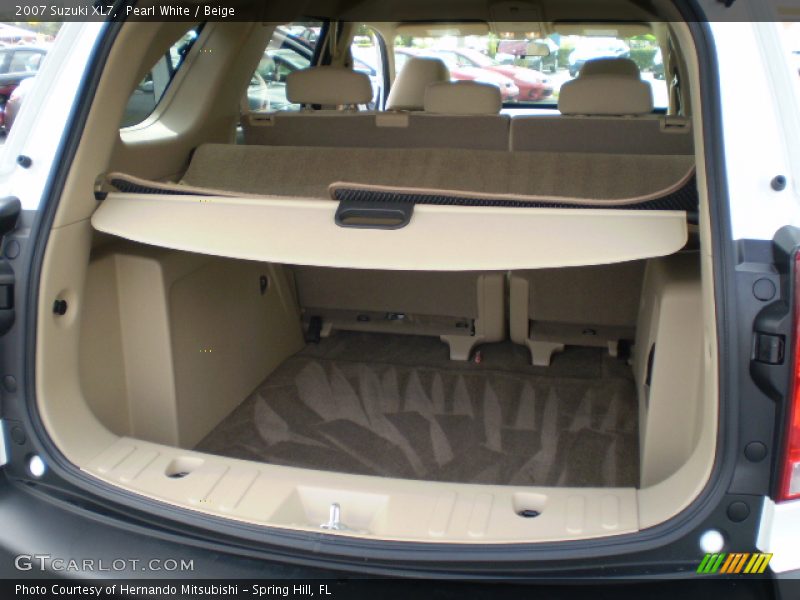 Pearl White / Beige 2007 Suzuki XL7