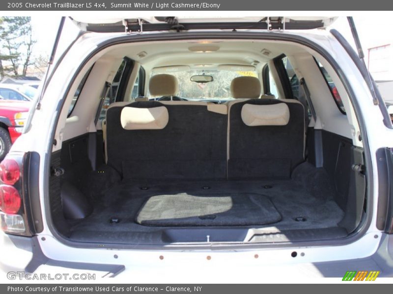 Summit White / Light Cashmere/Ebony 2005 Chevrolet TrailBlazer LS 4x4