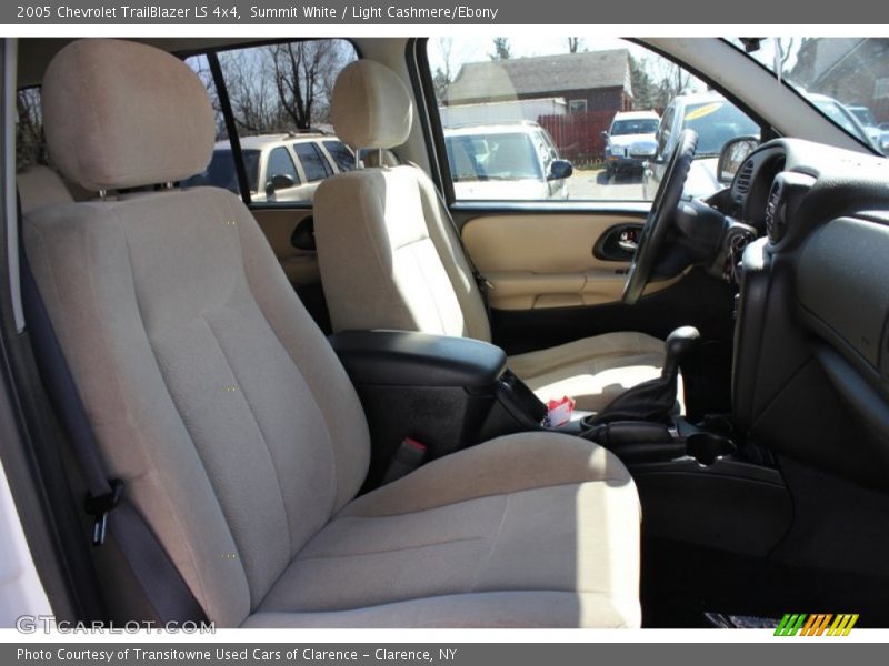 Summit White / Light Cashmere/Ebony 2005 Chevrolet TrailBlazer LS 4x4