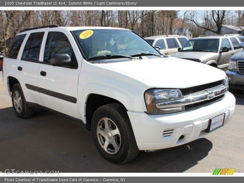 Summit White / Light Cashmere/Ebony 2005 Chevrolet TrailBlazer LS 4x4
