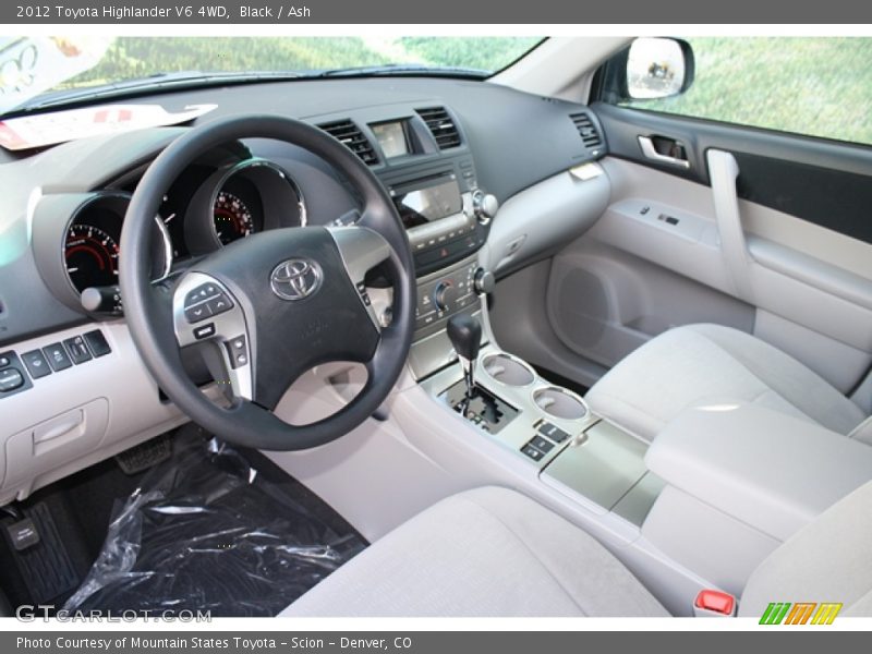 Black / Ash 2012 Toyota Highlander V6 4WD