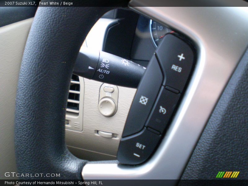Pearl White / Beige 2007 Suzuki XL7