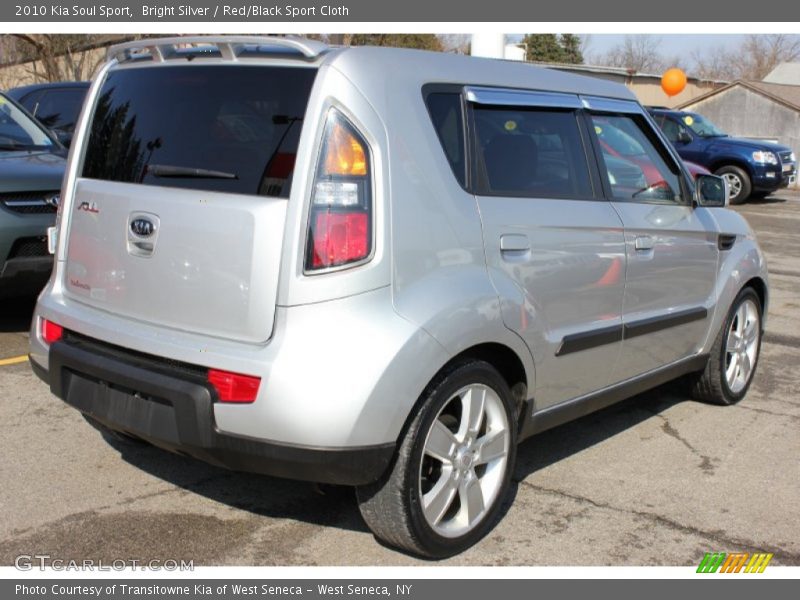 Bright Silver / Red/Black Sport Cloth 2010 Kia Soul Sport