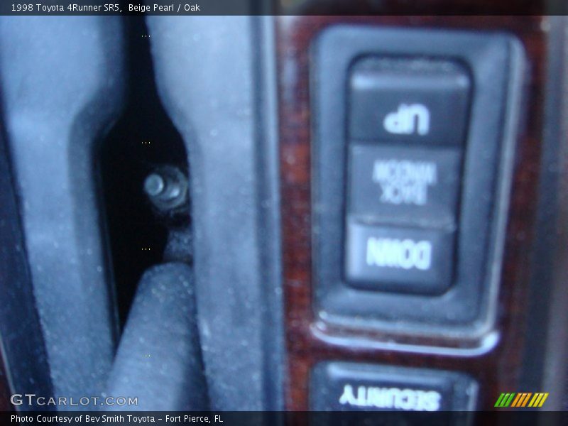 Beige Pearl / Oak 1998 Toyota 4Runner SR5