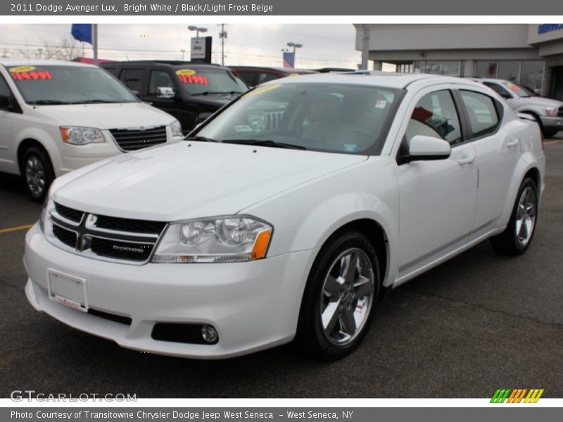 Bright White / Black/Light Frost Beige 2011 Dodge Avenger Lux