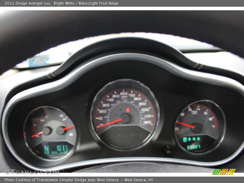 Bright White / Black/Light Frost Beige 2011 Dodge Avenger Lux