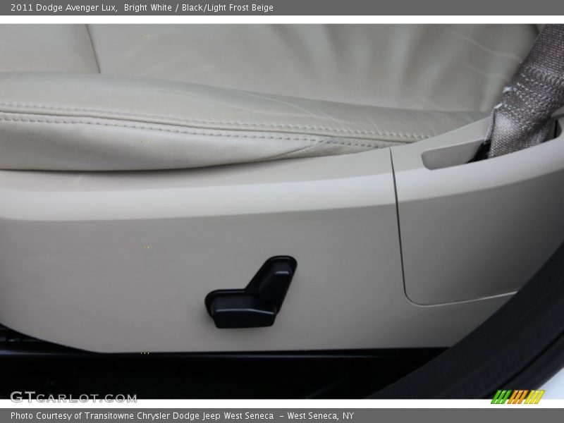 Bright White / Black/Light Frost Beige 2011 Dodge Avenger Lux