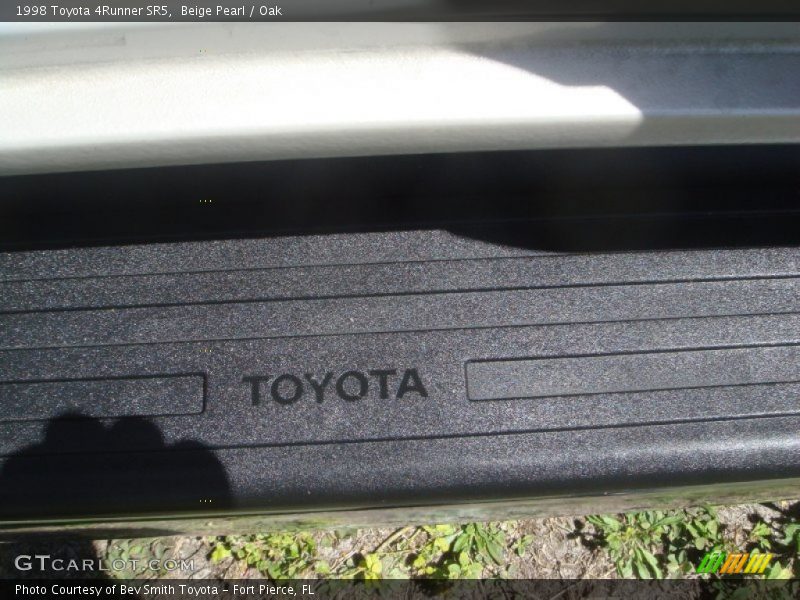 Beige Pearl / Oak 1998 Toyota 4Runner SR5