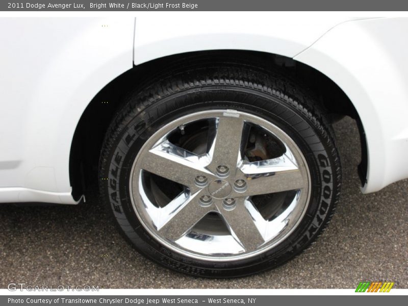 Bright White / Black/Light Frost Beige 2011 Dodge Avenger Lux