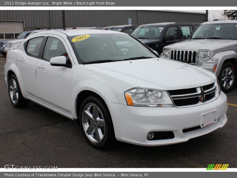 Bright White / Black/Light Frost Beige 2011 Dodge Avenger Lux