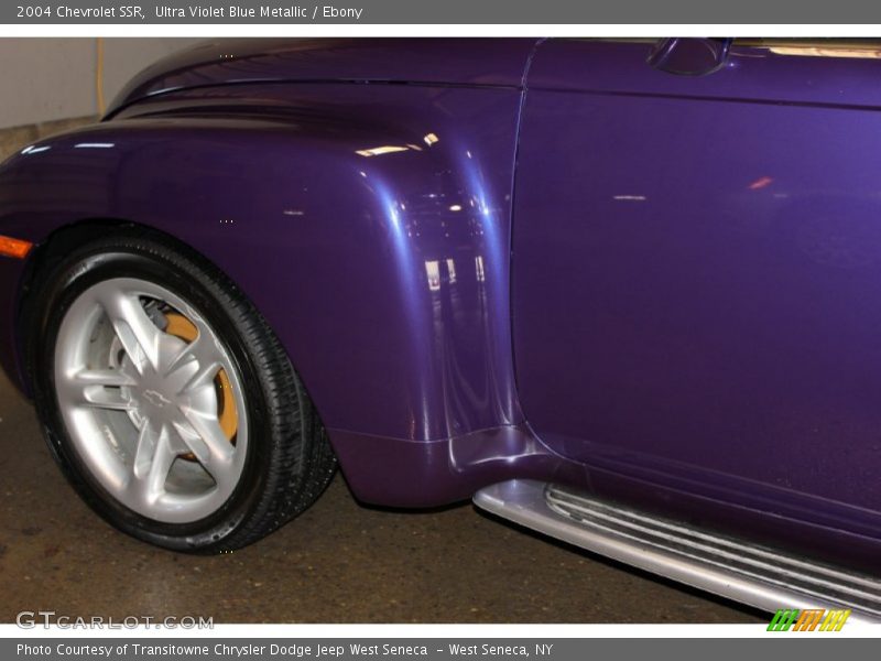 Ultra Violet Blue Metallic / Ebony 2004 Chevrolet SSR