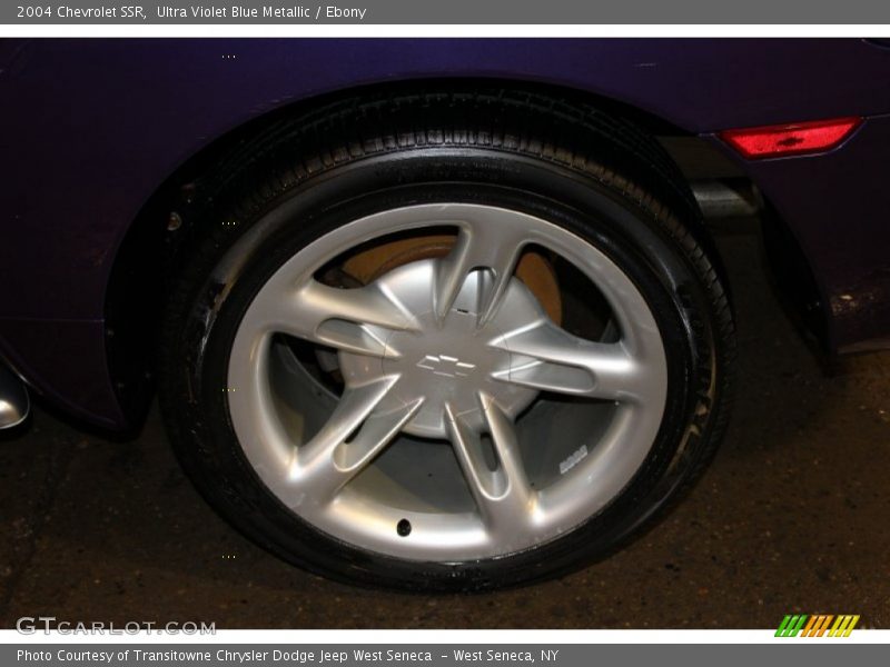 Ultra Violet Blue Metallic / Ebony 2004 Chevrolet SSR