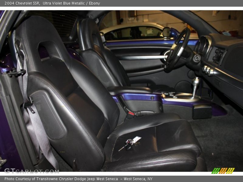 Ultra Violet Blue Metallic / Ebony 2004 Chevrolet SSR