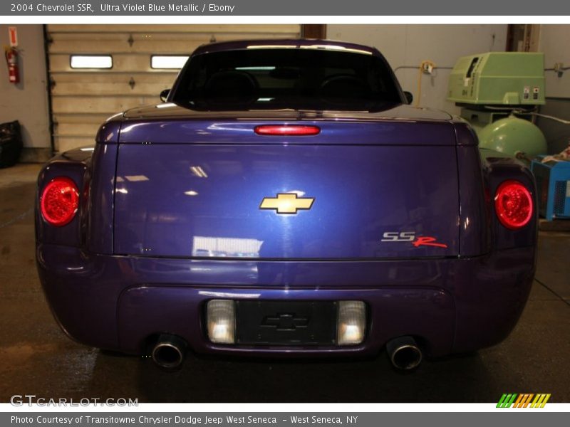 Ultra Violet Blue Metallic / Ebony 2004 Chevrolet SSR