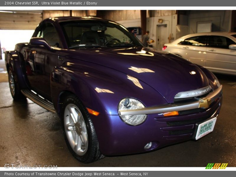 Ultra Violet Blue Metallic / Ebony 2004 Chevrolet SSR