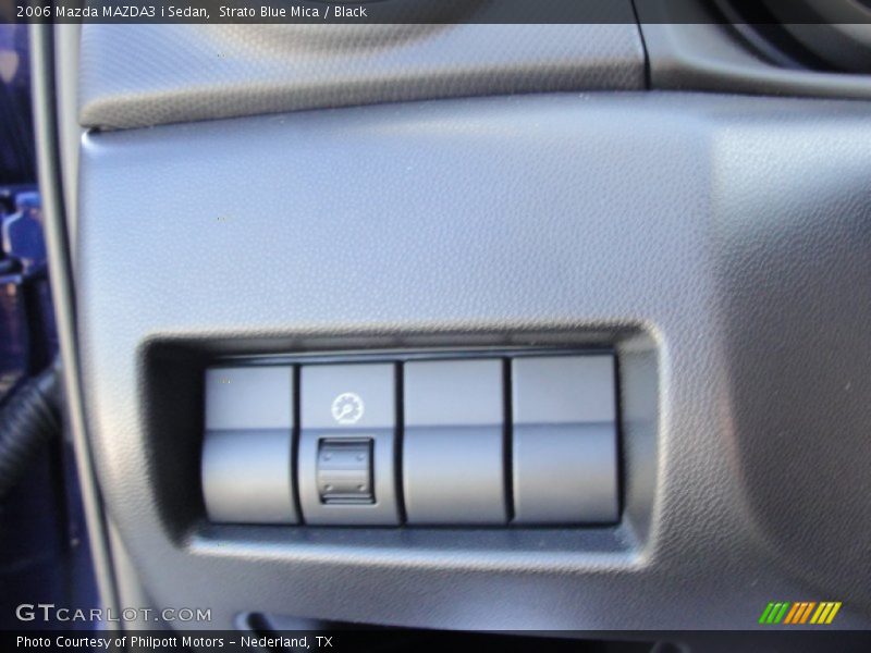 Strato Blue Mica / Black 2006 Mazda MAZDA3 i Sedan