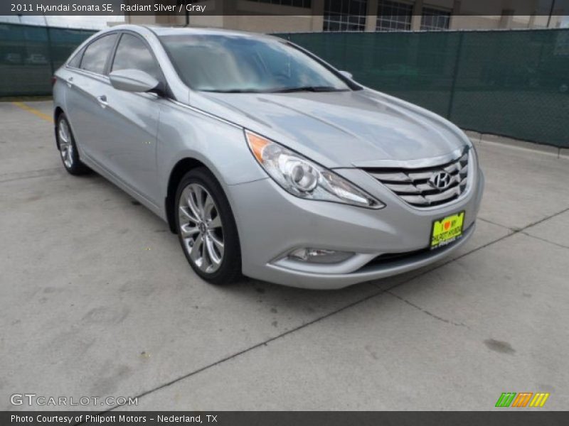 Radiant Silver / Gray 2011 Hyundai Sonata SE