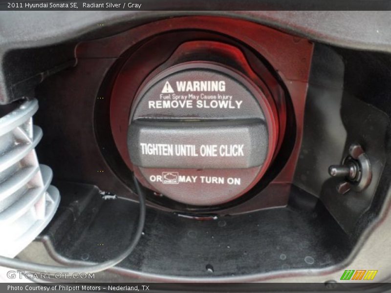 Radiant Silver / Gray 2011 Hyundai Sonata SE