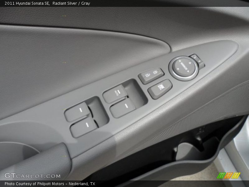 Radiant Silver / Gray 2011 Hyundai Sonata SE