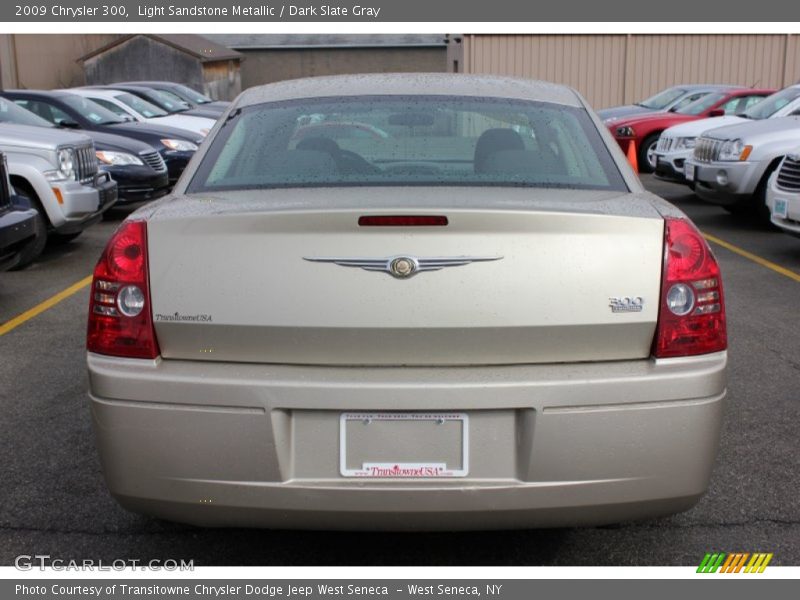 Light Sandstone Metallic / Dark Slate Gray 2009 Chrysler 300